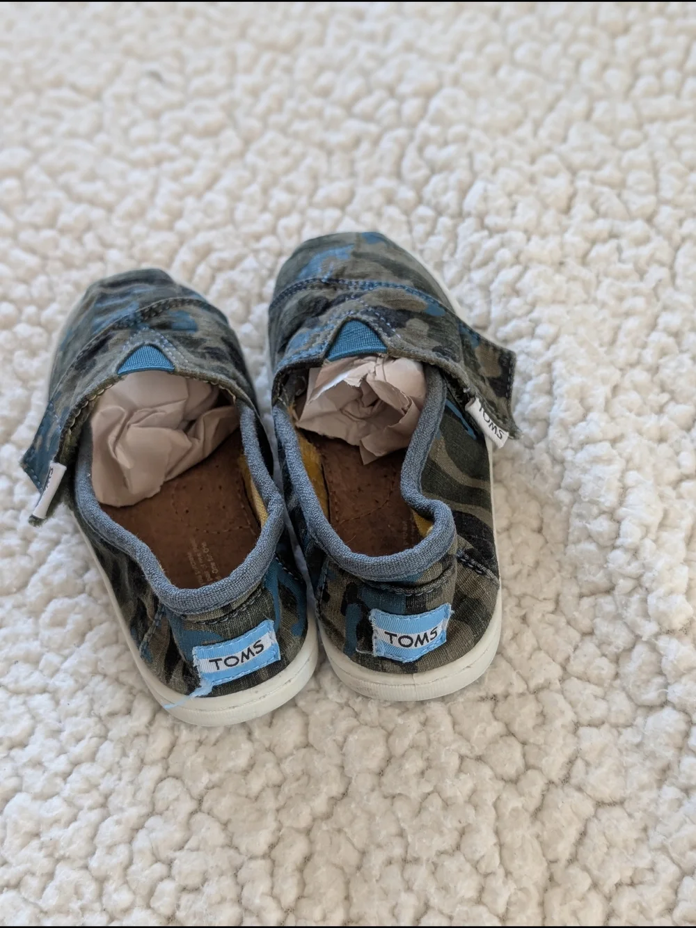 Great Condition: Tom’s Alpargata Blue Gray Camo Kids 8  ◦ Normal Pre-Owned Wear